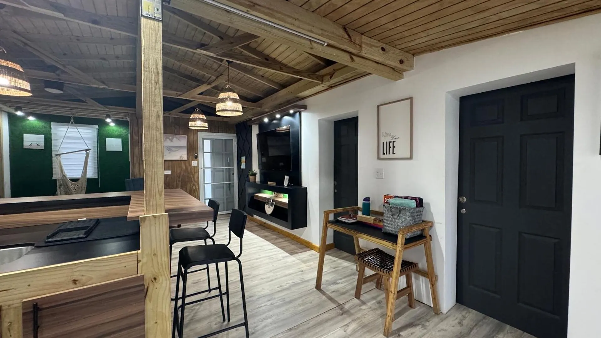 Vss Beach House - A Beachfront Paradise In Arecibo 0*,  Porto Rico